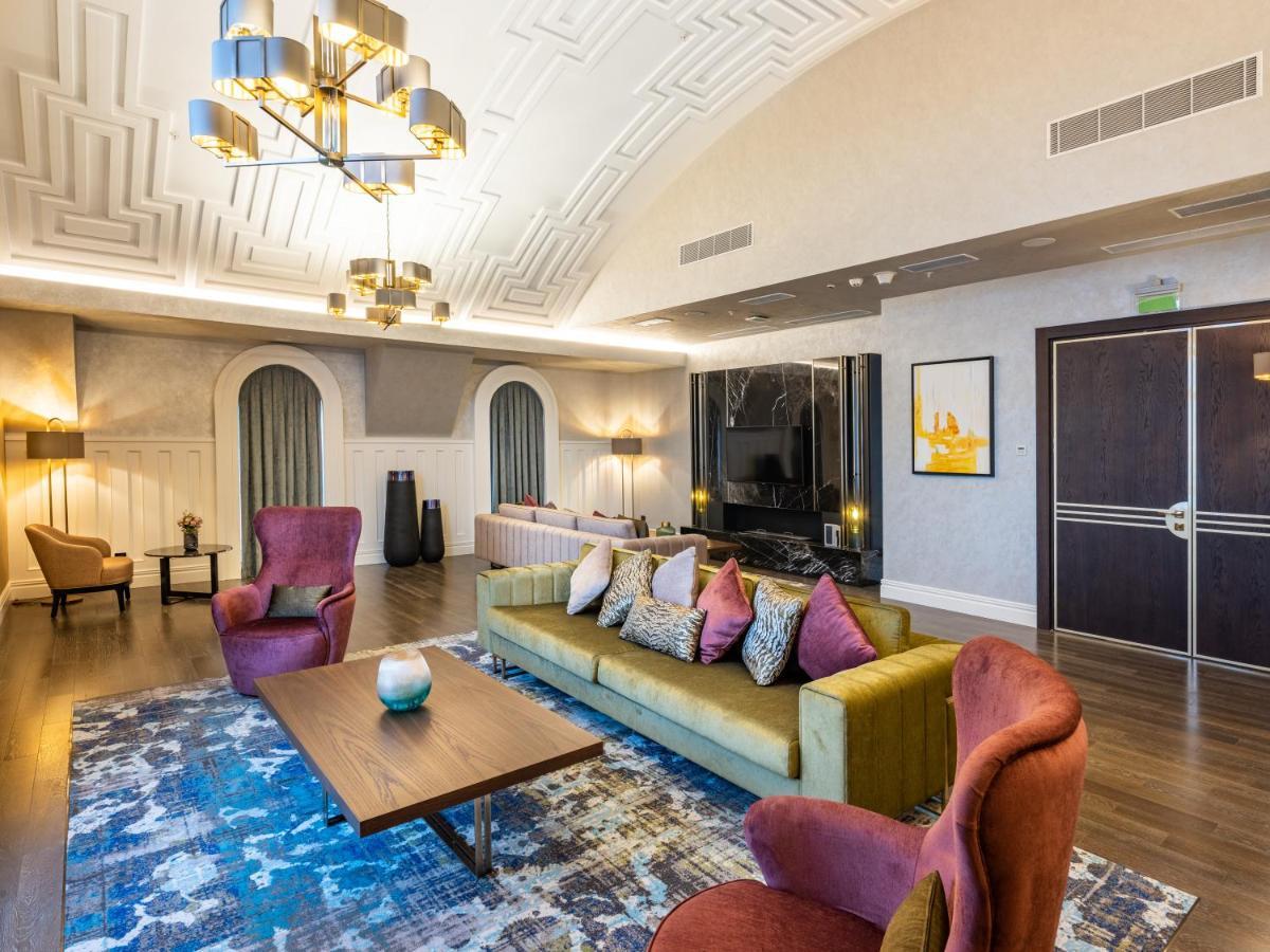 Intercontinental Baku By Ihg Hotel Luaran gambar The lounge at the airport