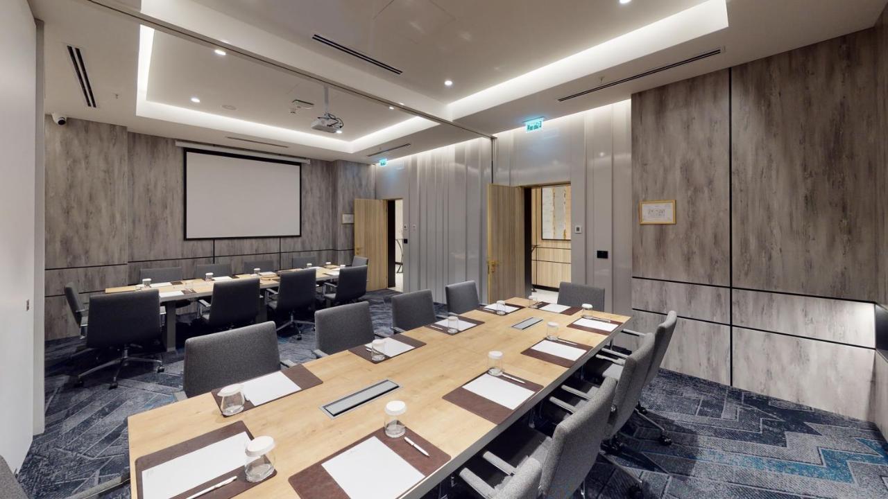 Intercontinental Baku By Ihg Hotel Luaran gambar Meeting room