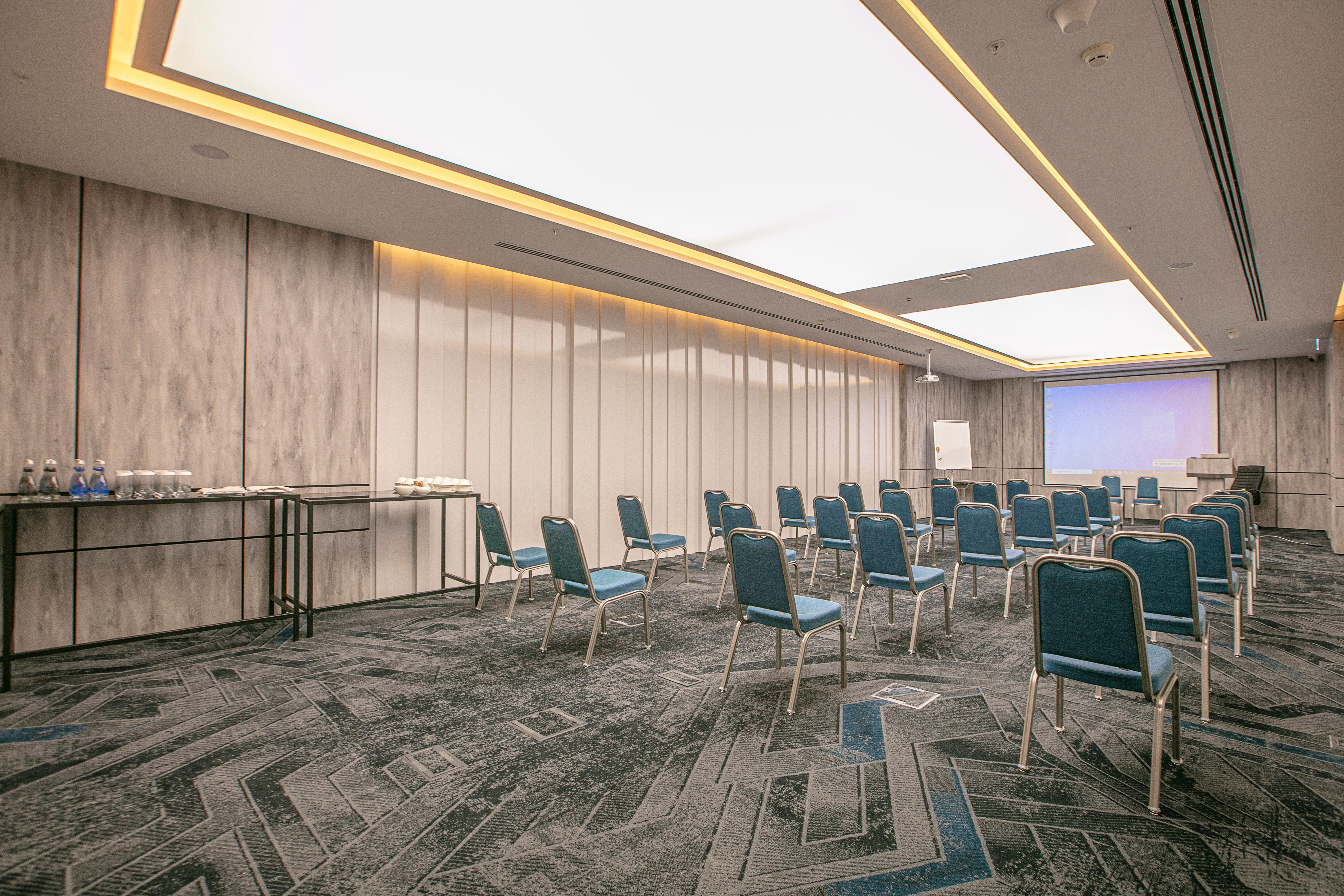 Intercontinental Baku By Ihg Hotel Luaran gambar Meeting room