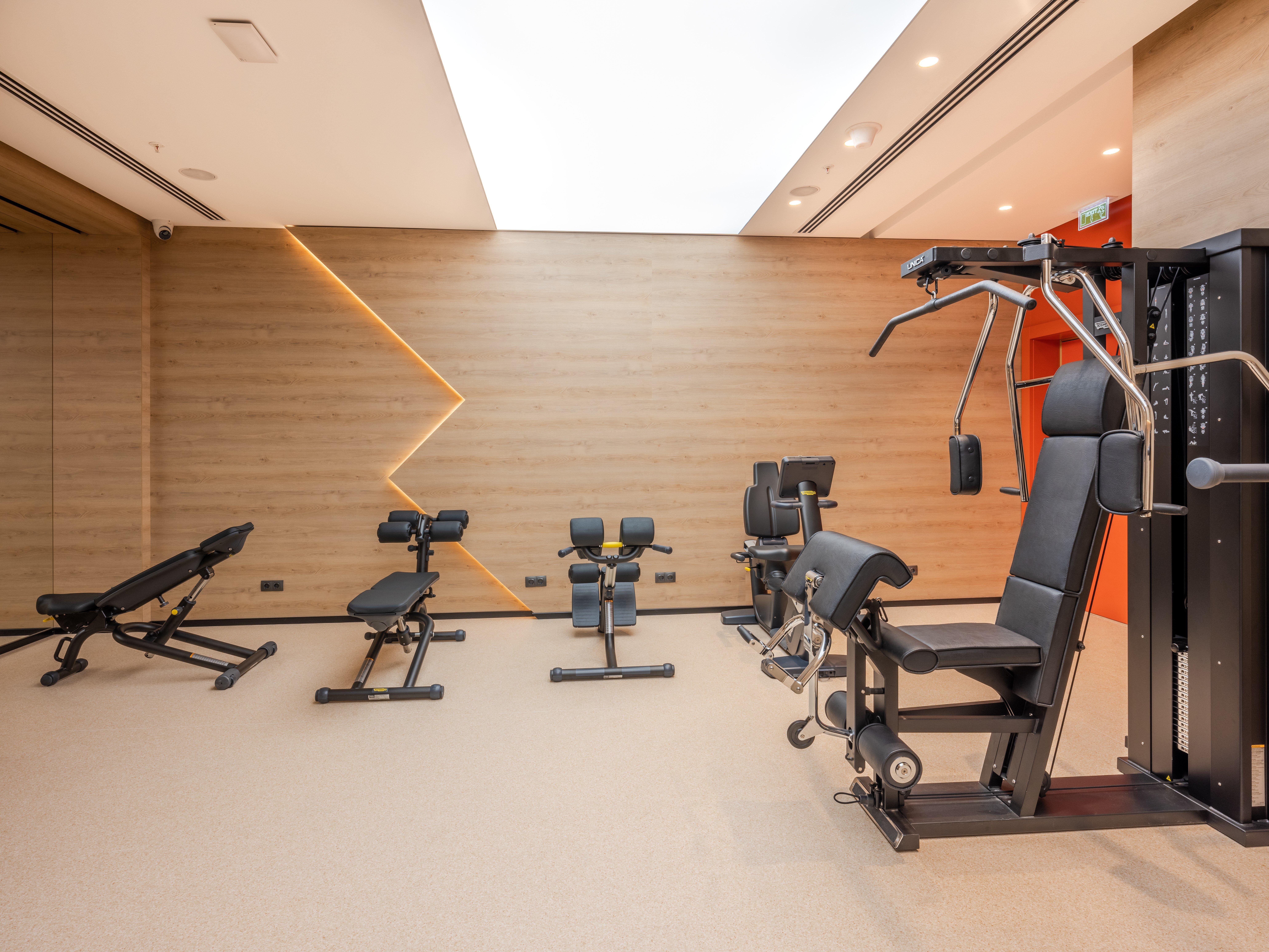 Intercontinental Baku By Ihg Hotel Luaran gambar The gym at the Mandarin Oriental, Hong Kong