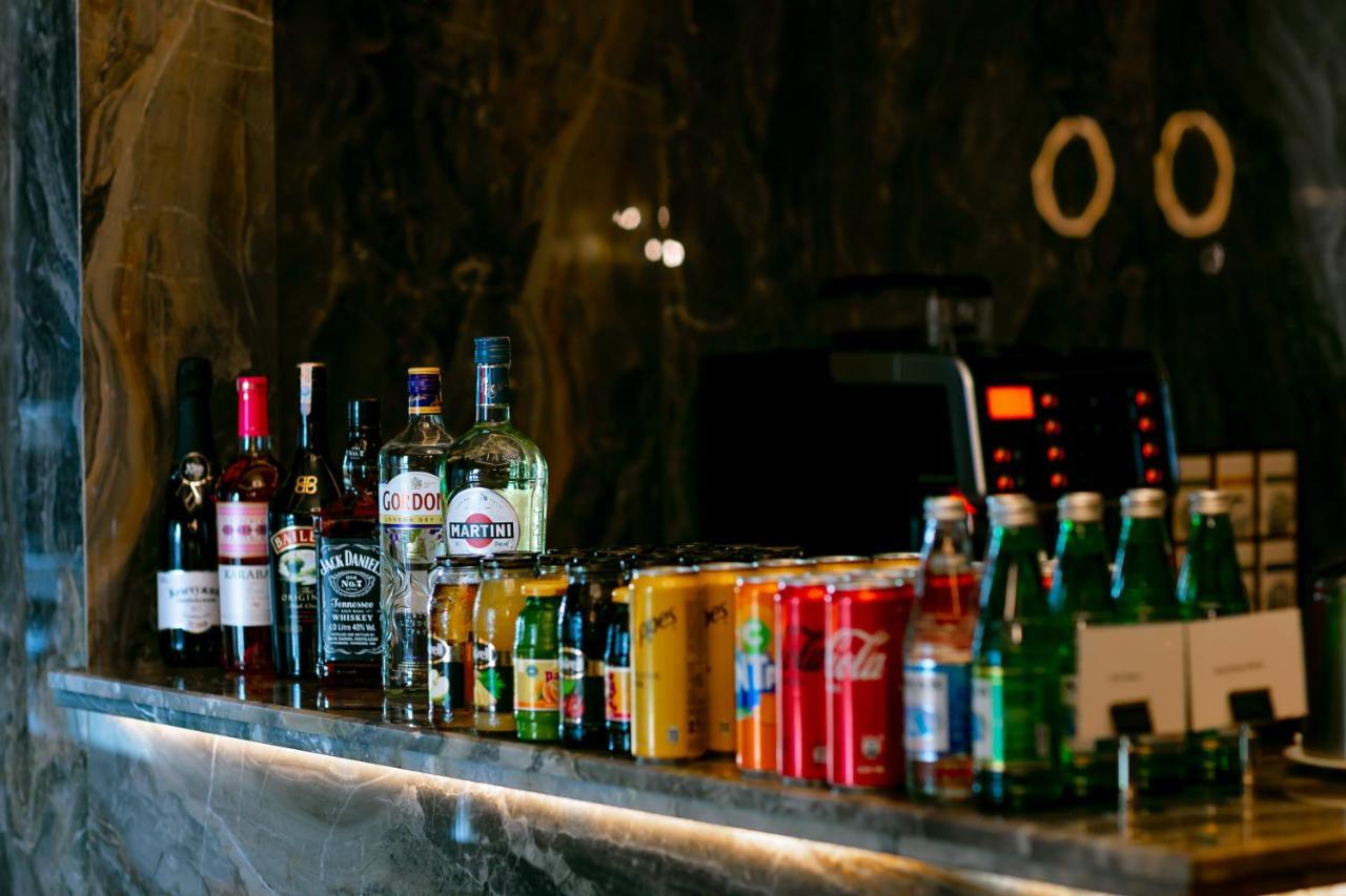 Intercontinental Baku By Ihg Hotel Luaran gambar A selection of non-alcoholic drinks