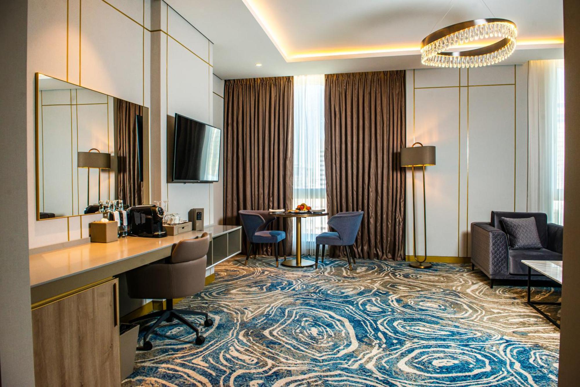 Intercontinental Baku By Ihg Hotel Luaran gambar Suite