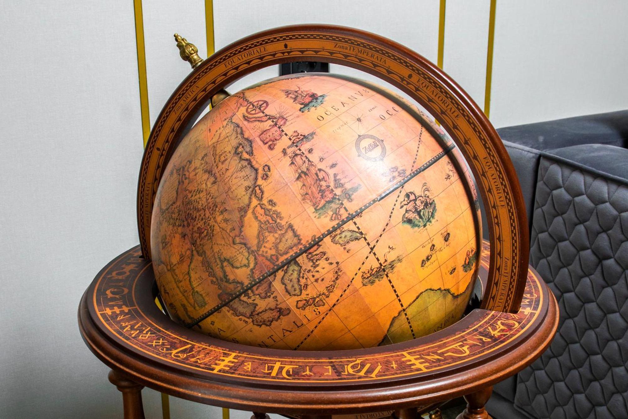 Intercontinental Baku By Ihg Hotel Luaran gambar A globe